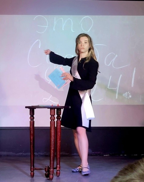 В Лиговке - Ямской  для выпускников школ прозвучал 